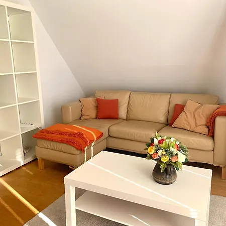 Mit 2 Schlafzimmern Und Balkon * Düsseldorf