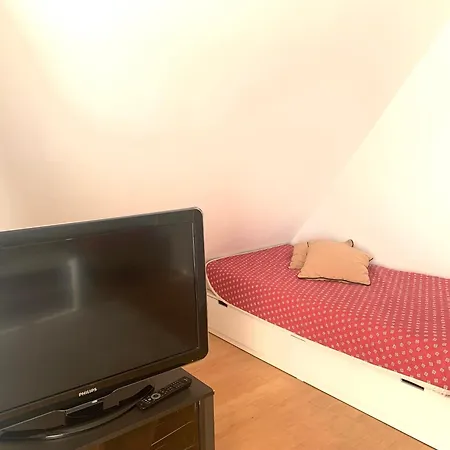 Apartment Mit 2 Schlafzimmern Und Balkon Düsseldorf